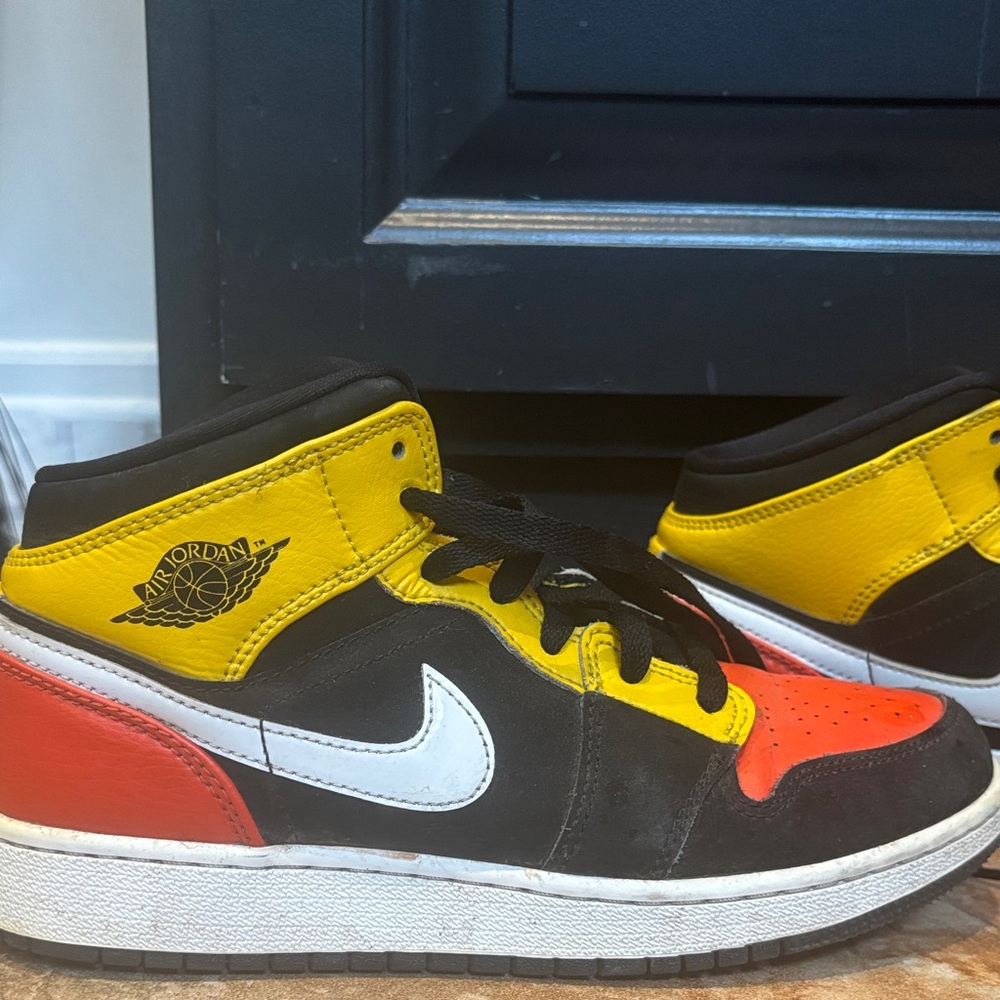 Nike Kids Sneakers - Black, Yellow, Red, White